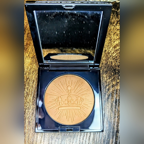 PAT McGRATH LABS Skin Fetish: Divine Powder Bronzer in Bronze Nirvana - Picture 13 of 16